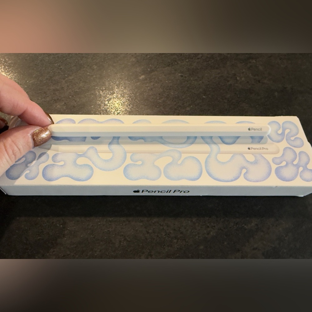 Apple Pencil Pro in White